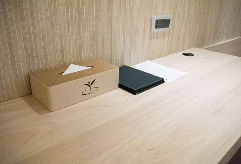 Green Hotel   Tea Way