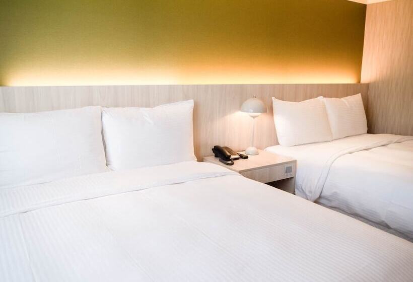 Green Hotel   Tea Way