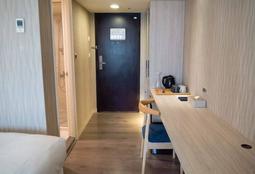 Green Hotel   Tea Way