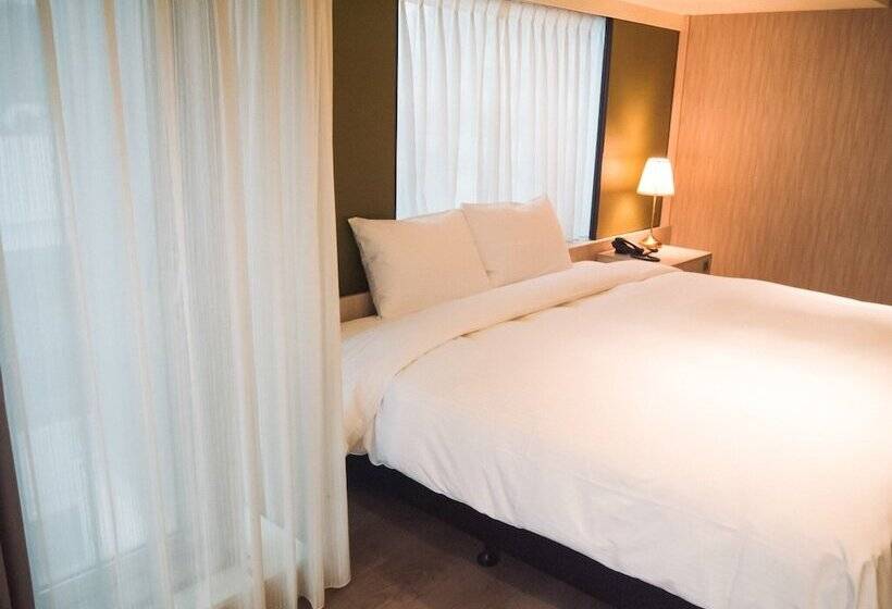 Green Hotel   Tea Way