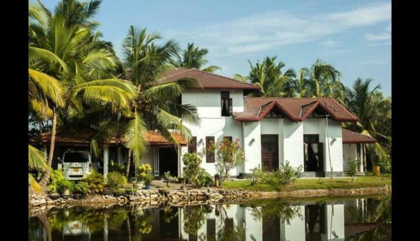 فندق Lagoon Villa