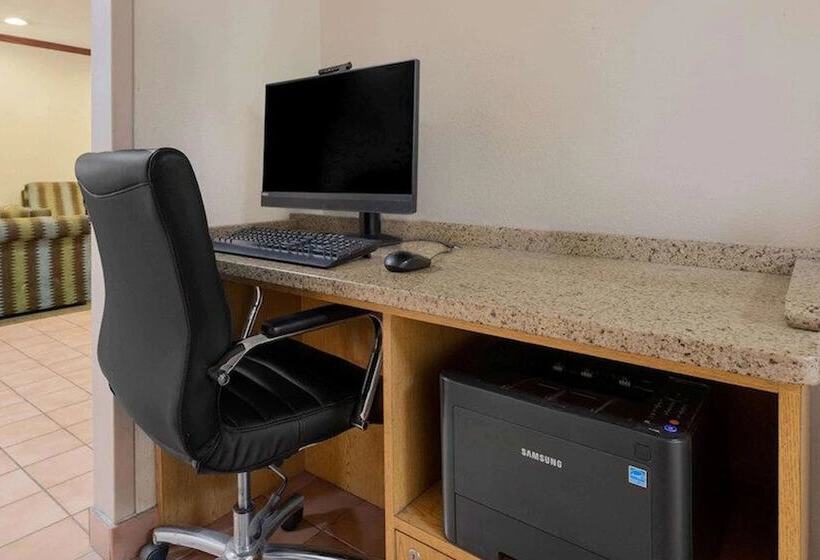 فندق Norwood Inn & Suites Indianapolis