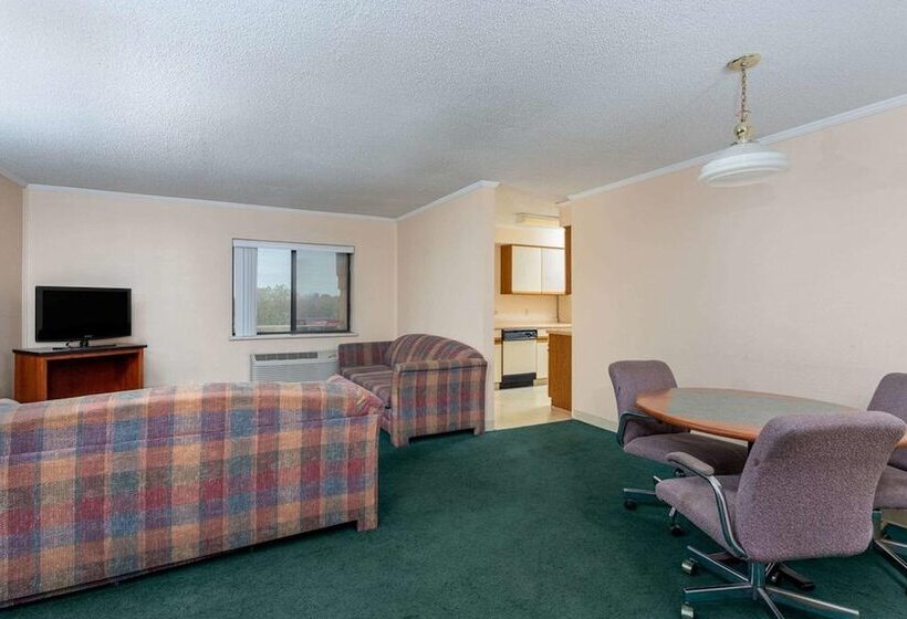 فندق Norwood Inn & Suites Indianapolis