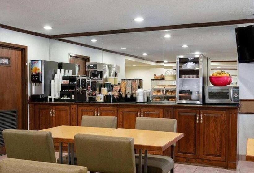 فندق Norwood Inn & Suites Indianapolis