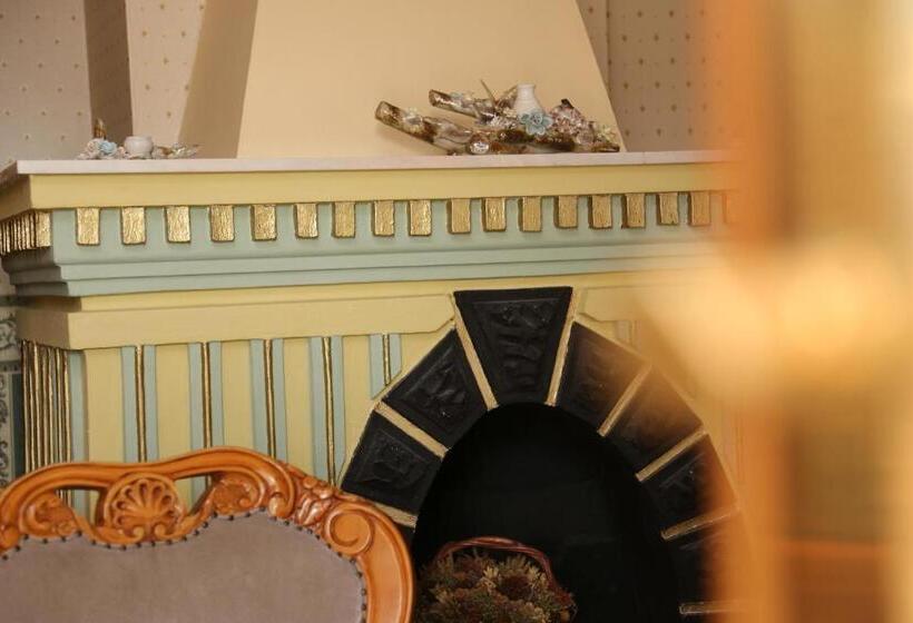 Отель Pensiunea Empire