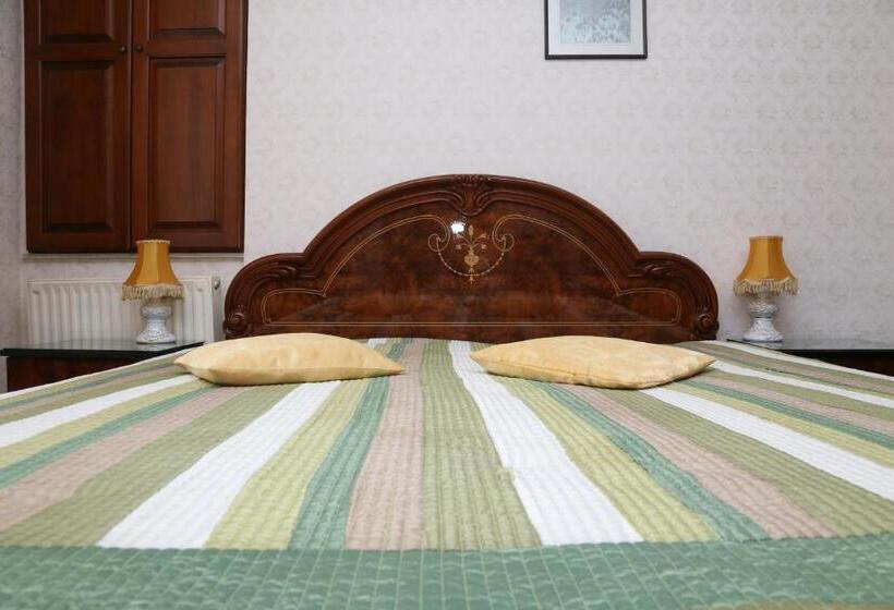 Отель Pensiunea Empire