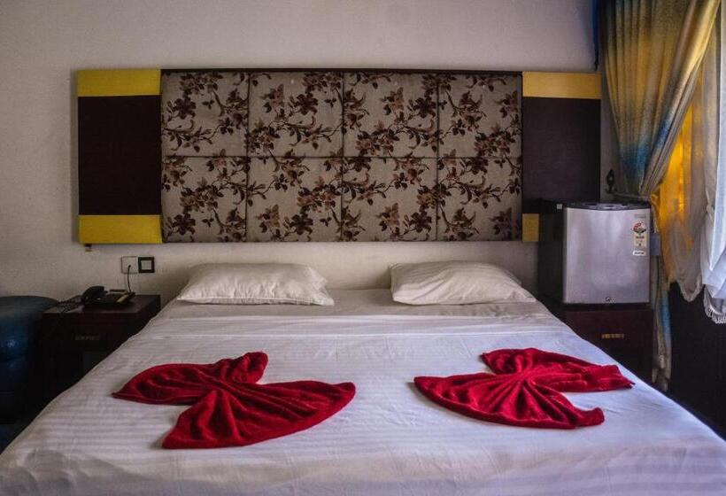 酒店 River View Banquet & Resort