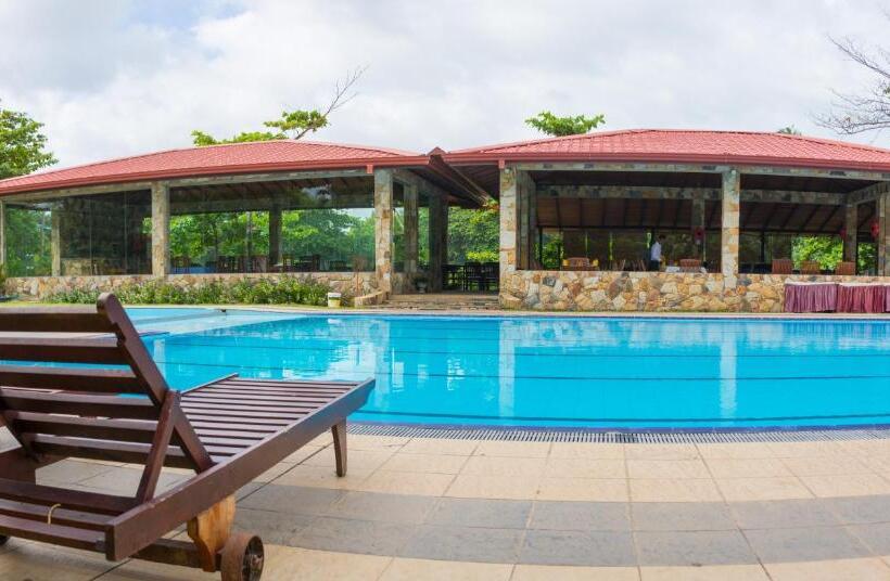 酒店 River View Banquet & Resort