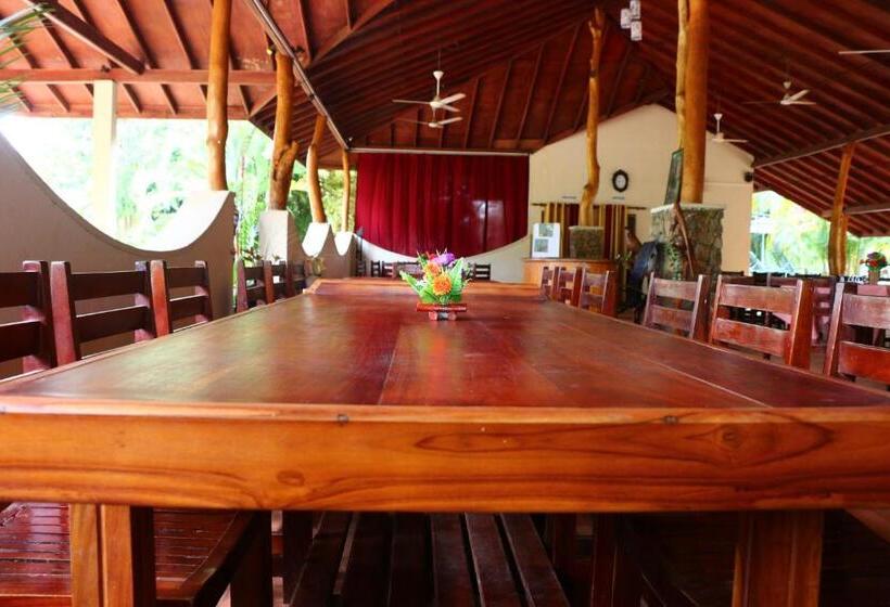 Отель Royal Green Garden