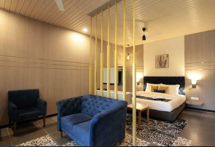 בית מלון כפרי Meritas Seawind Beach Resort, Shrivardhan