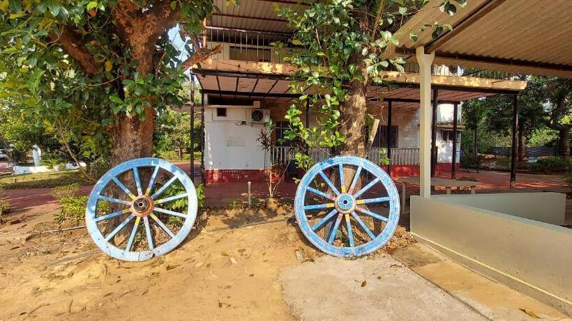 فندق Sneha Farm House