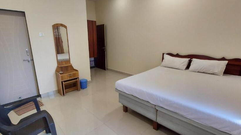 فندق Sneha Farm House