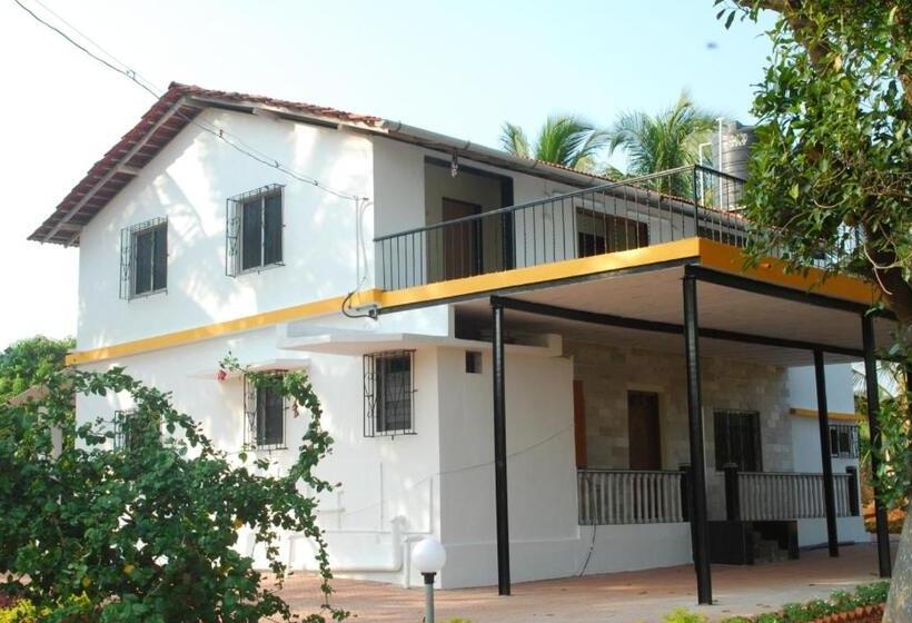 فندق Sneha Farm House