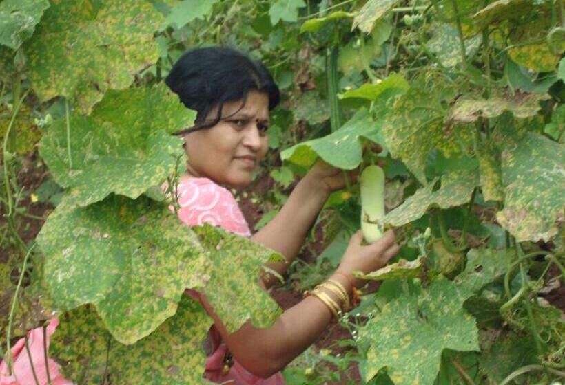 בית מלון כפרי Sneha Farm House