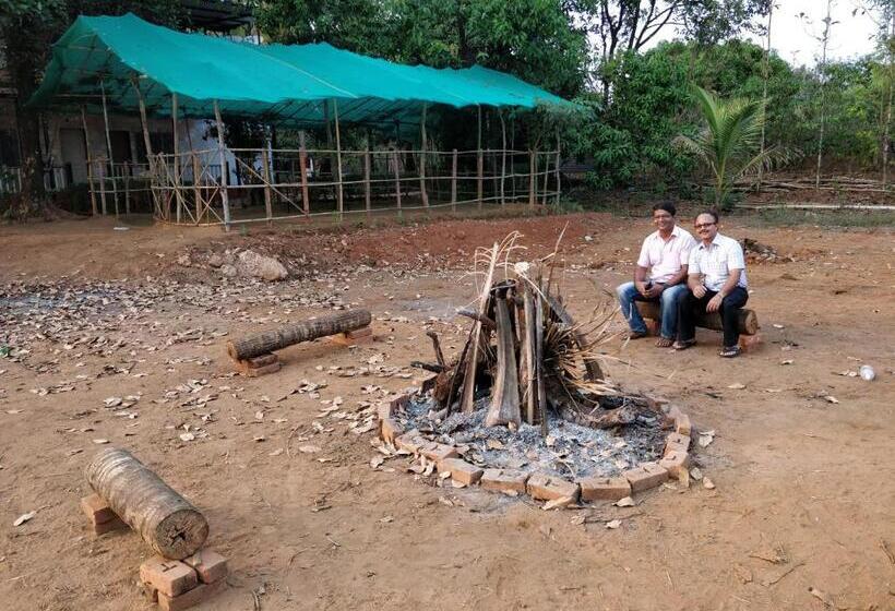 فندق Sneha Farm House