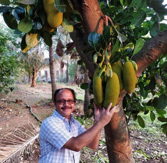 فندق Sneha Farm House