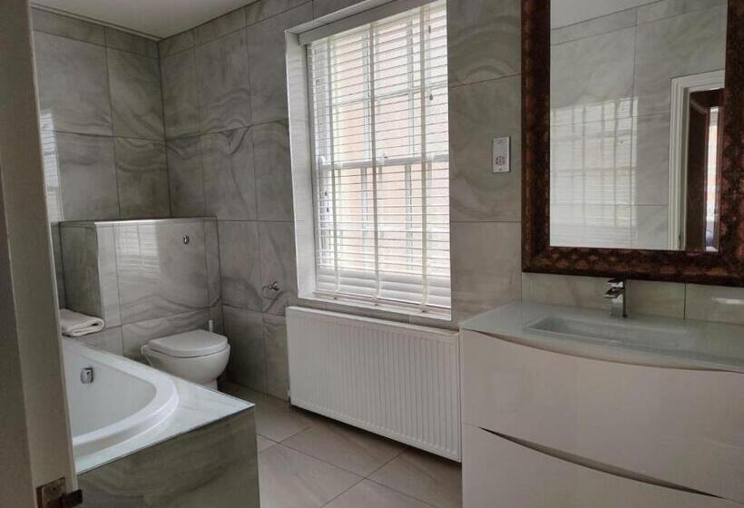 هتل St Johns Boutique