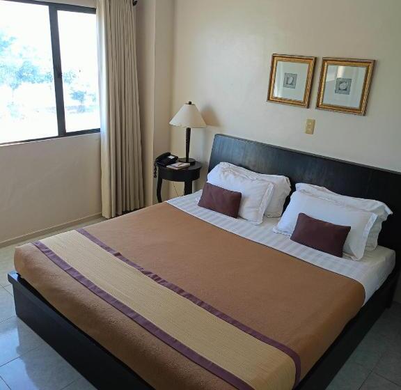 هتل Tavern Surigao