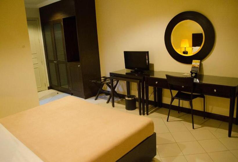 هتل Tavern Surigao