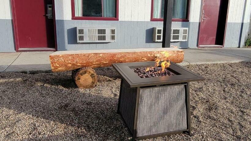 בית מלון כפרי The Ponderosa