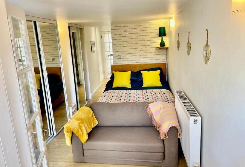 פנסיון Boscote