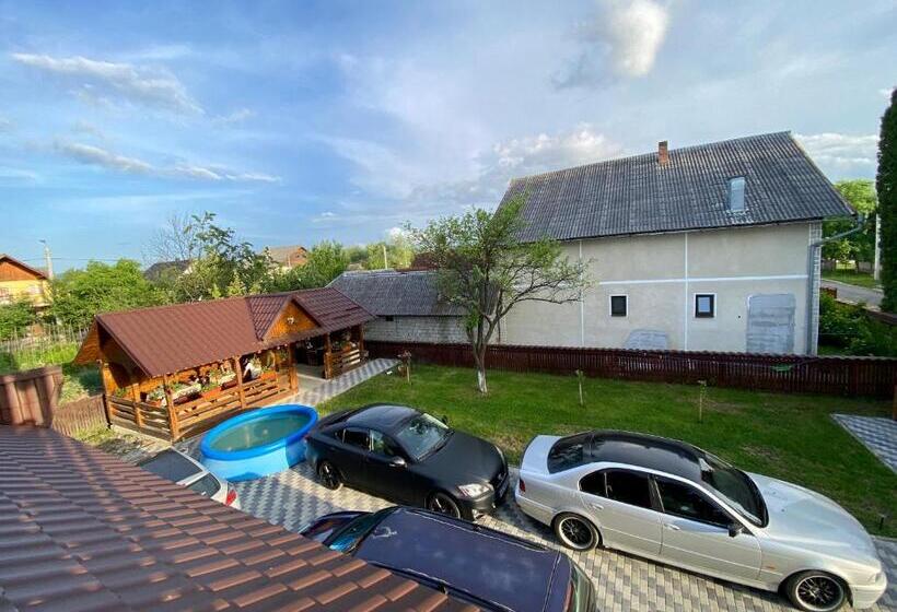 بنسيون Casa Chindris