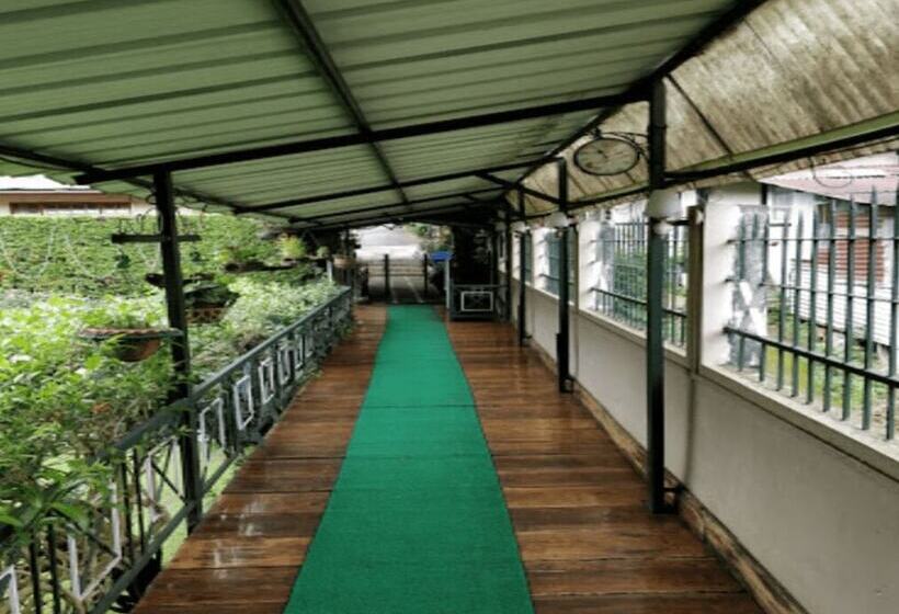 פנסיון Highwinds