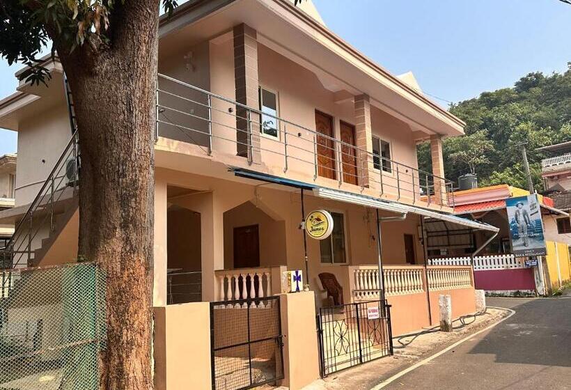 פנסיון James Guesthouse