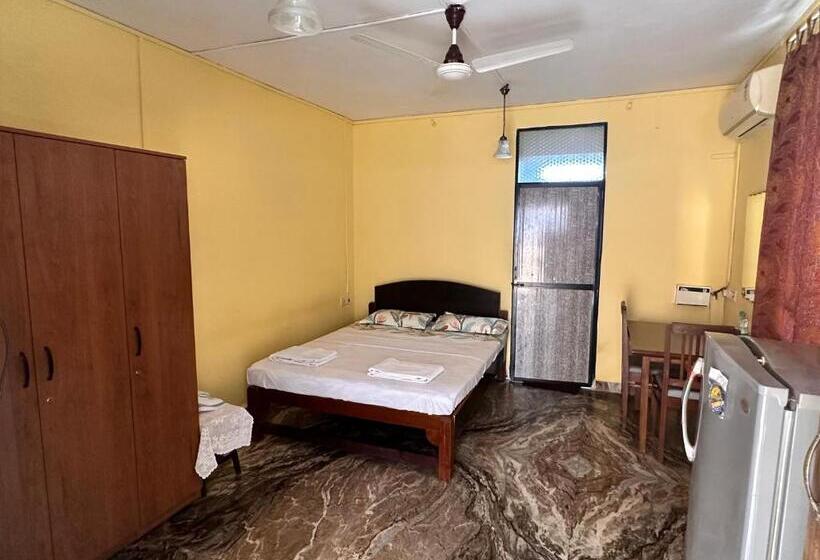 פנסיון James Guesthouse