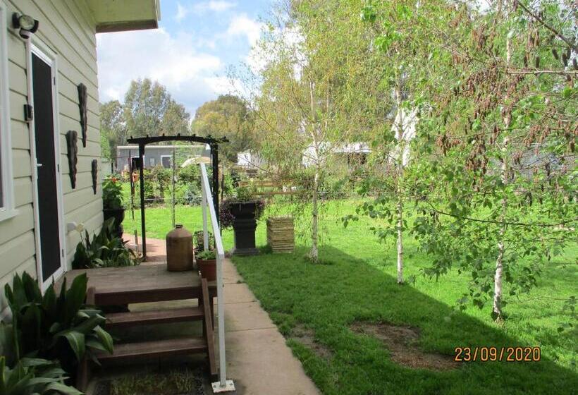 פנסיון The Bungalow At Nunyara