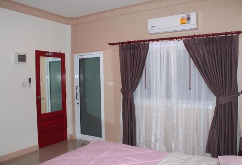 Baan Suan Nam Resort