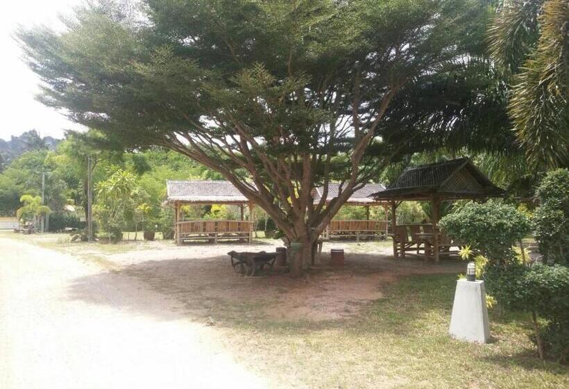 Baan Suan Nam Resort