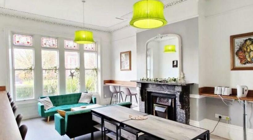 Bed and Breakfast Newsham Lodge   New Designer Rooms In Liverpool L6