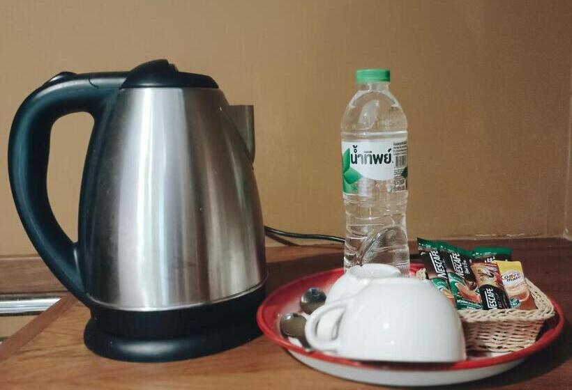 ベッドアンドブレックファースト Nua Tone Resort Bang Tao & Cafe