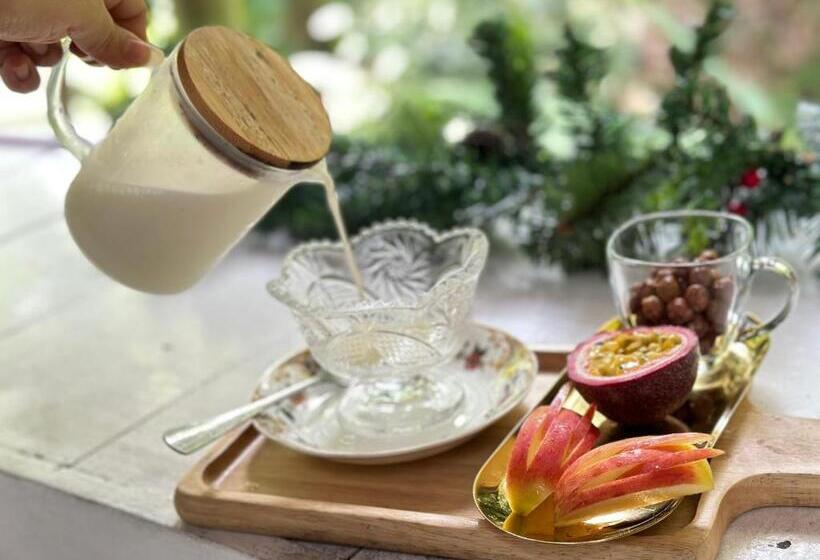 ベッドアンドブレックファースト Nua Tone Resort Bang Tao & Cafe