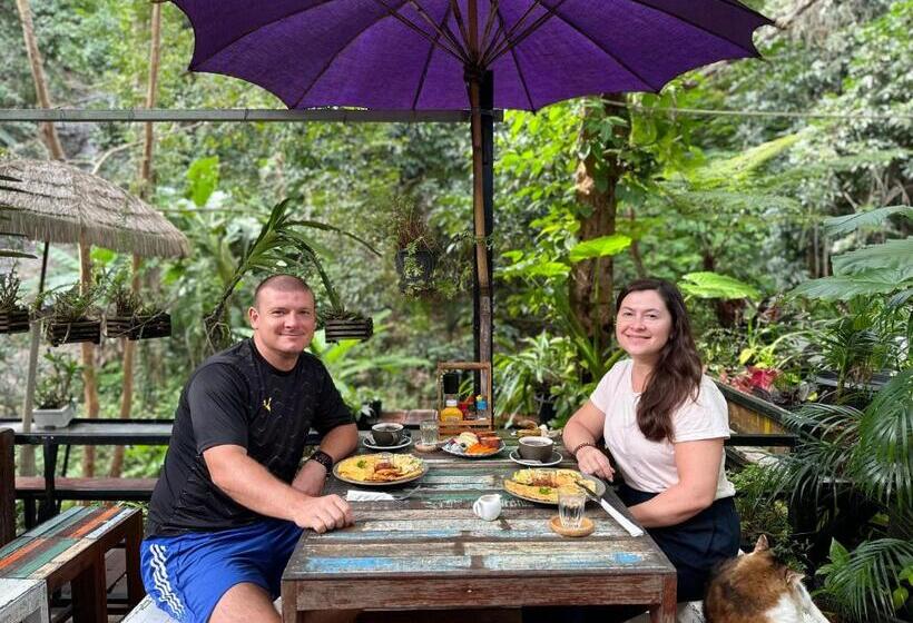 ベッドアンドブレックファースト Nua Tone Resort Bang Tao & Cafe