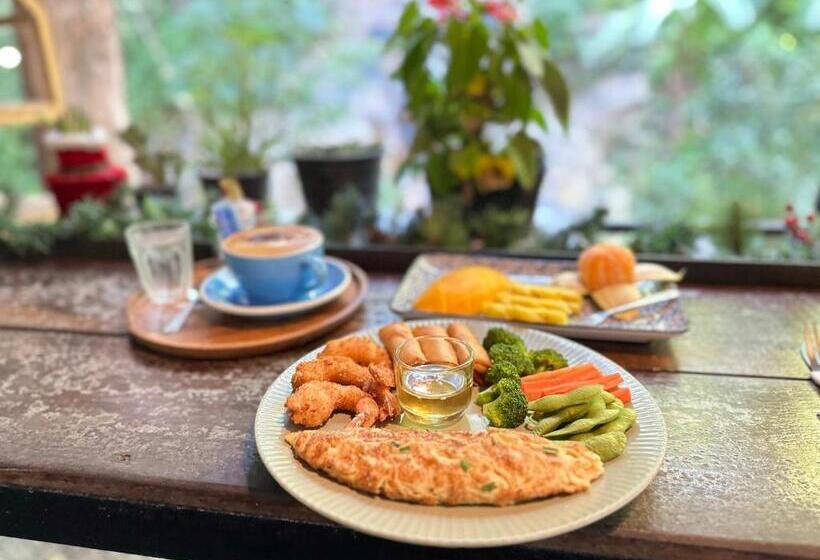 ベッドアンドブレックファースト Nua Tone Resort Bang Tao & Cafe