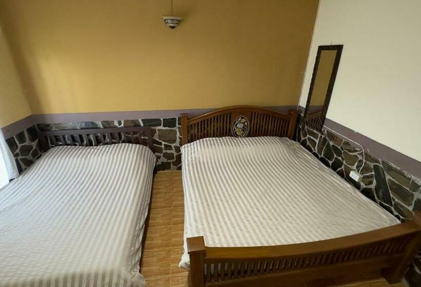 Отель ช่อฟ้า การ์เด้น