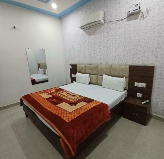 فندق Chandigarh Inn