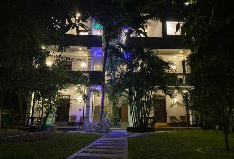 호텔 Crystal Palace