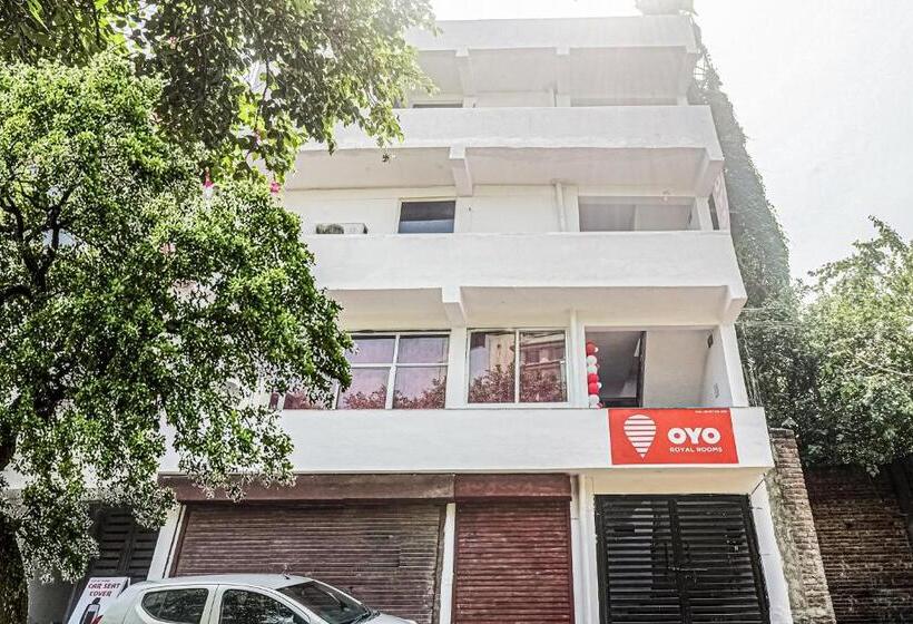 Flagship Hotel Royal Rooms