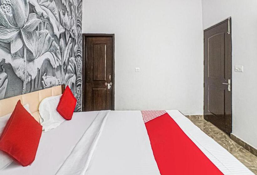 Flagship Hotel Royal Rooms