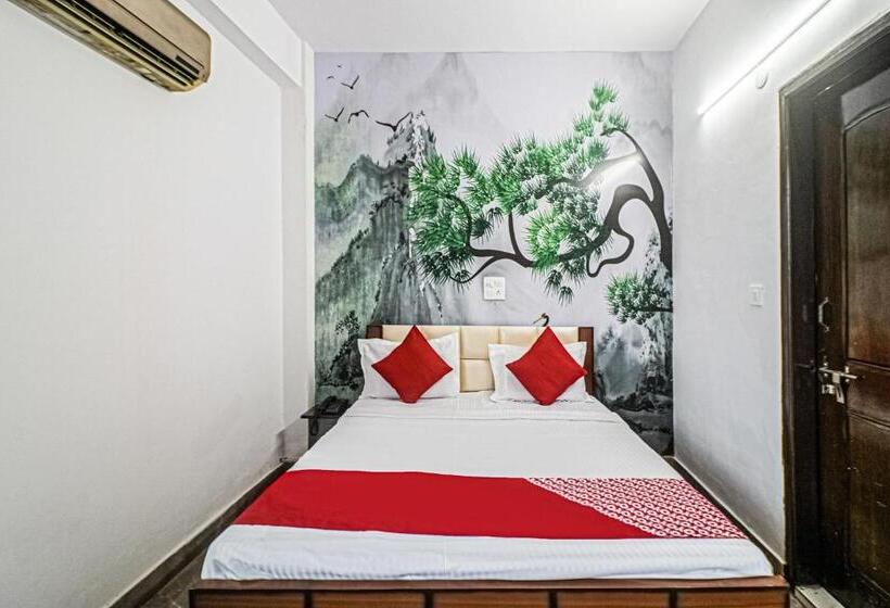 Flagship Hotel Royal Rooms