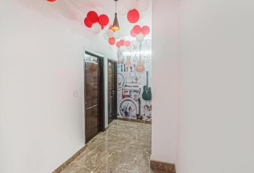 Flagship Hotel Royal Rooms