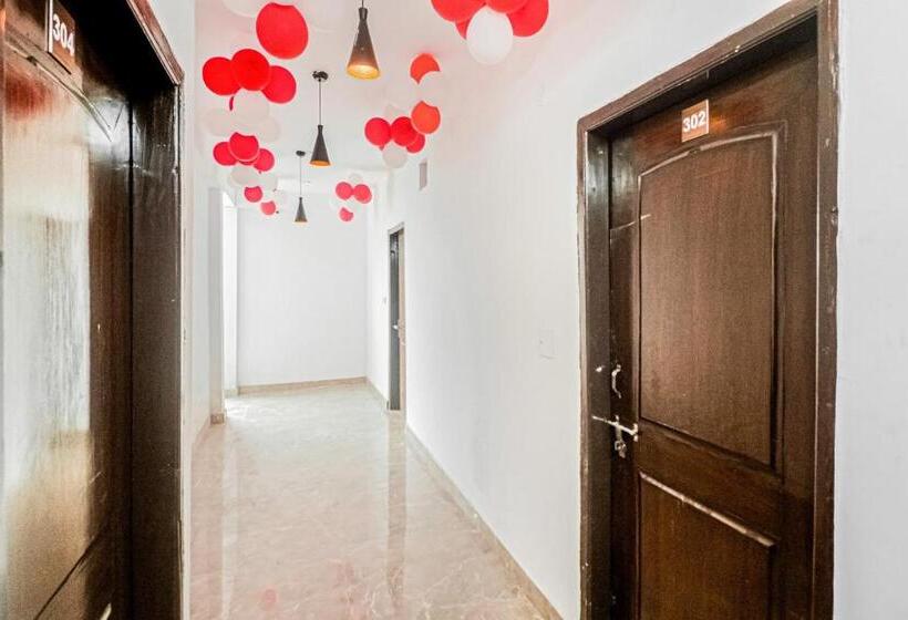 Flagship Hotel Royal Rooms