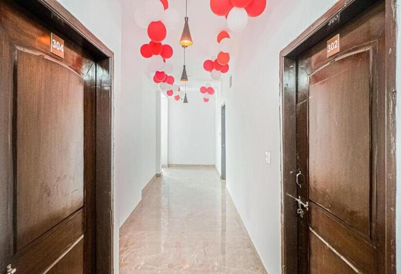 Flagship Hotel Royal Rooms