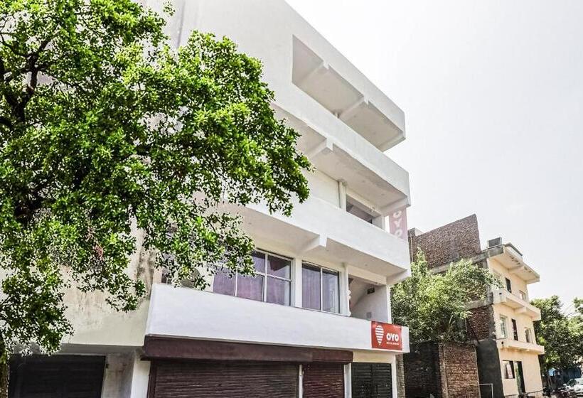 Flagship Hotel Royal Rooms