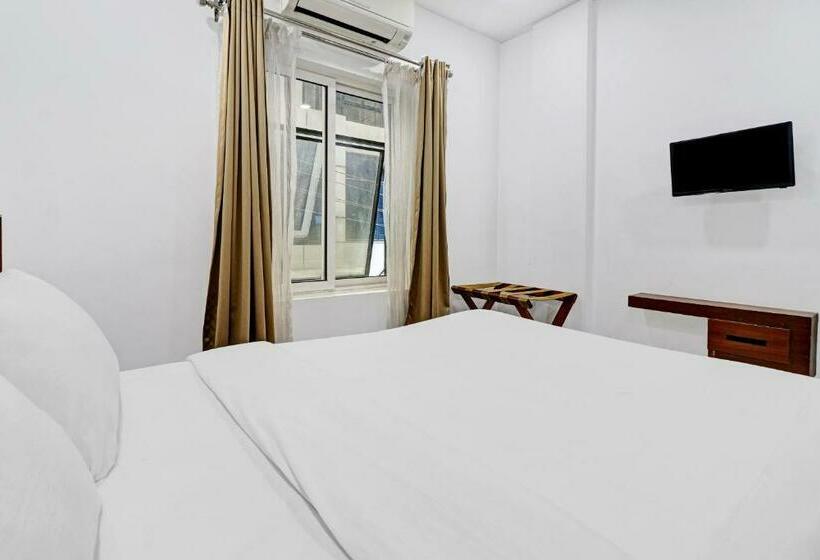 호텔 Oyo Townhouse 595 Majestic Inn