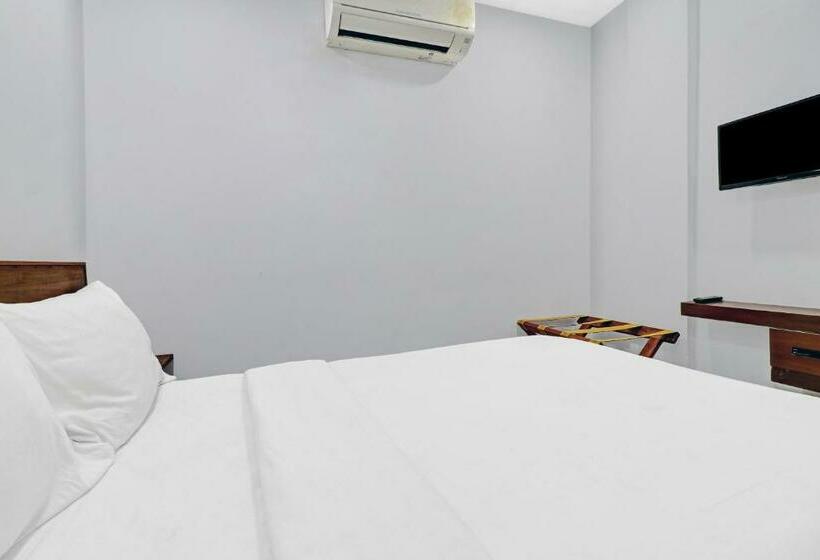 호텔 Oyo Townhouse 595 Majestic Inn