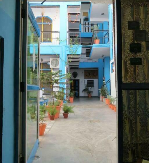 هتل Poonam Pushkar